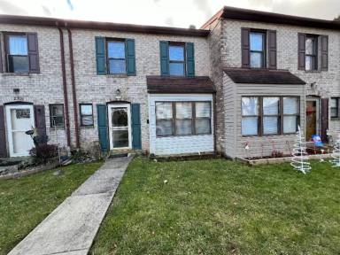 Main picture of 232 East Ct