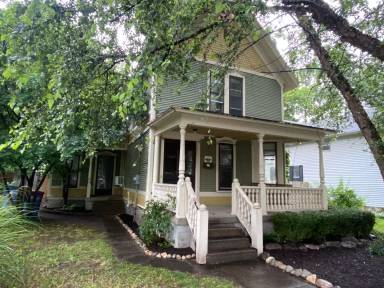 Main picture of 23 Grand Ave NE