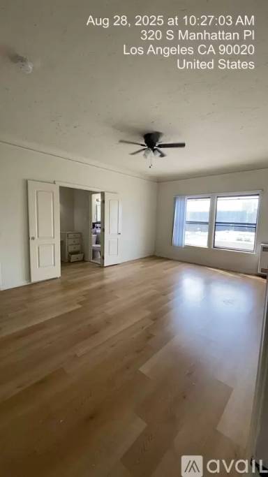 Main picture of 320 S Manhattan Pl