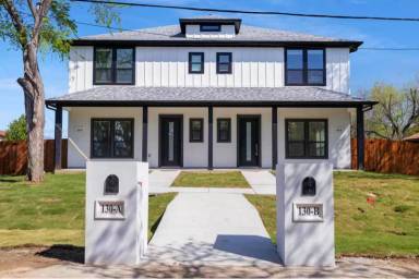 Main picture of 130 W 5th St