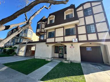 Main picture of 4900 W 118th Pl