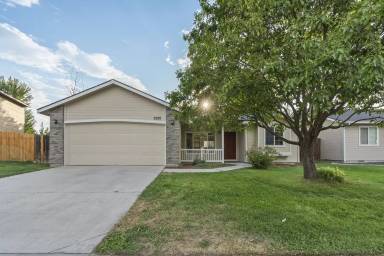 Main picture of 2059 N Eureka Ave