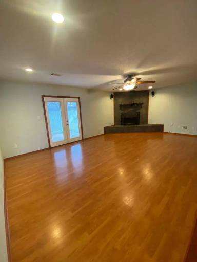 Main picture of 9313 Houston St