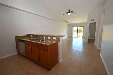 Main picture of 702 SE 6th Ter