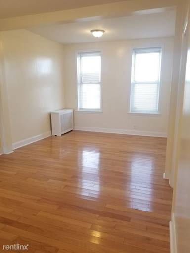 Main picture of 2608 Hoyt Ave S