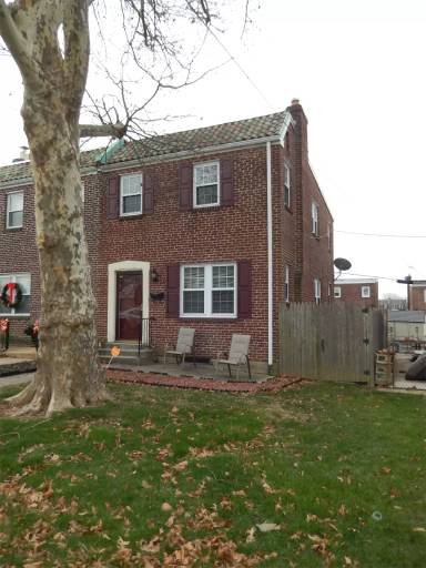 Main picture of 1704 Maple St