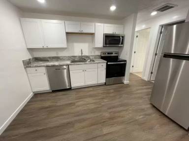 Main picture of 2204 E Hugo Ave