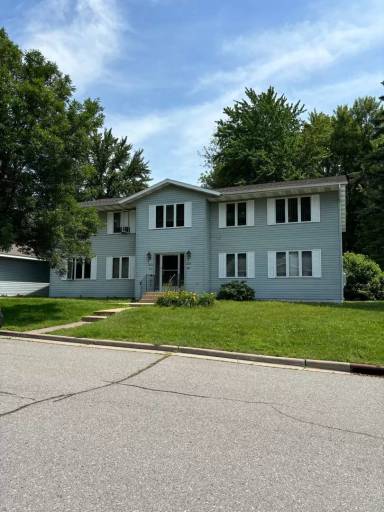 Main picture of 635 S 44th Ave