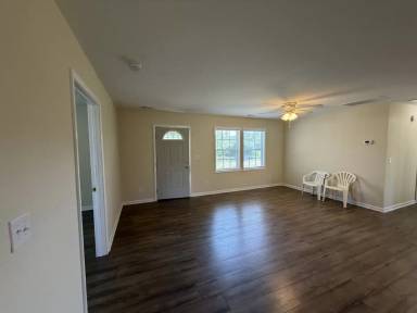 Main picture of 4876 Loop Rd