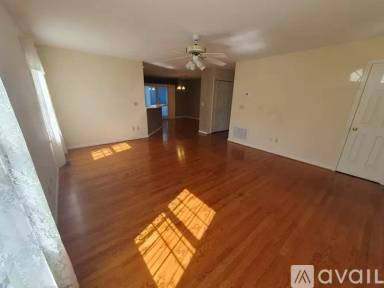 Main picture of 125 Iris Dr