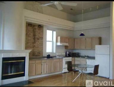 Main picture of 1102 N Ashland Ave