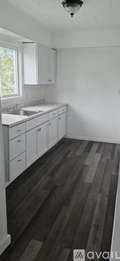 Main picture of 216 W Grove St