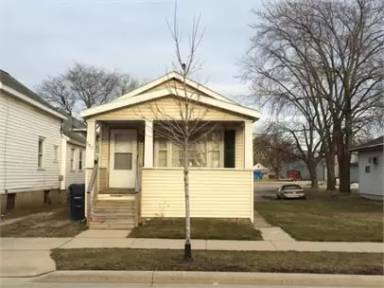 Main picture of 397 N Main St