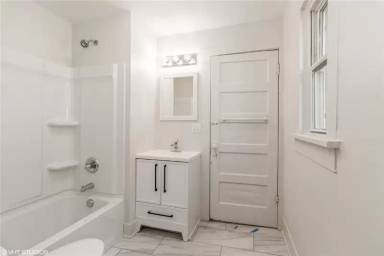 Main picture of 1921 Logan Ave