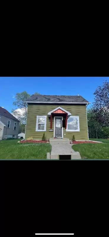 Main picture of 3206 Washburn Ave N
