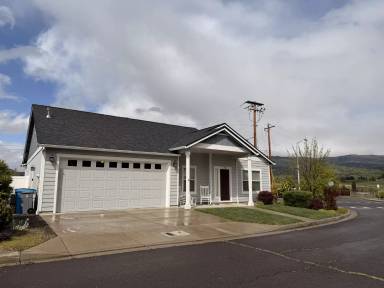 Main picture of 301 Wintersage Cir