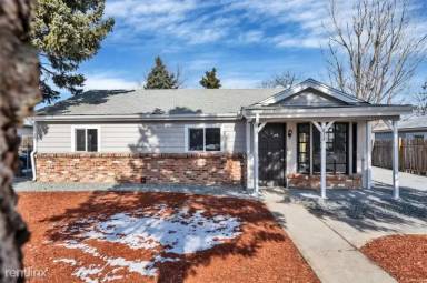Main picture of 872 Uvalda St