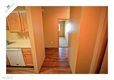 Main picture of 3225 S Sycamore Ave