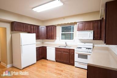 Main picture of 1701 W Irving Park Rd
