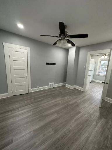 Main picture of 3501 Meyer Ave