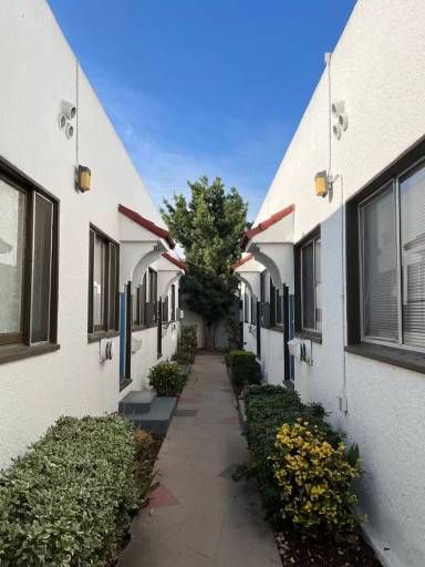 Main picture of 2351 Chestnut Ave