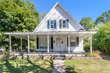 Main picture of 107 S Dartmouth St