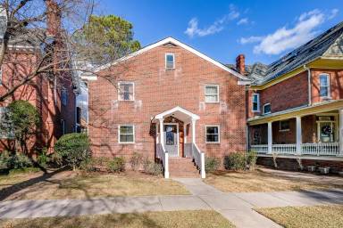 Main picture of 624 Maury Ave