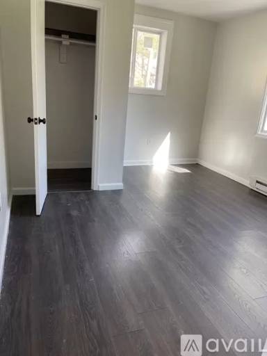 Main picture of 596 Milton Tpke