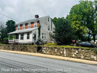 Main picture of 60 Upland Ave