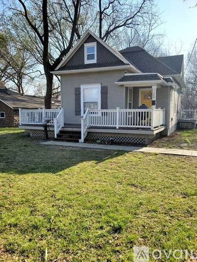 Main picture of 120 S Emma St