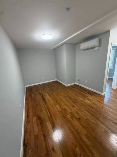 Main picture of 401 Park Ave