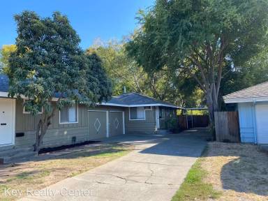 Main picture of 2848 Clover Ln