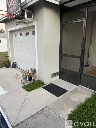 Main picture of 2229 Hope St