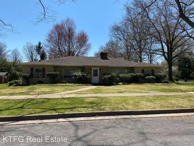 Main picture of 520 Fairway Rd