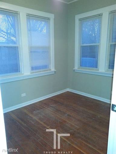 Main picture of 5385 N Bowmanville Ave