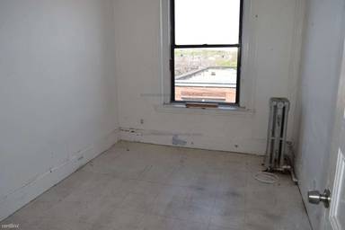 Main picture of 5 Linden St