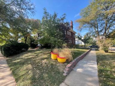 Main picture of 420 N 48th St