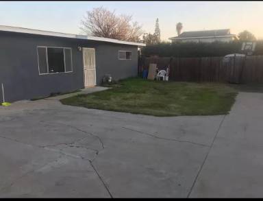 Main picture of 9144 Walnut St
