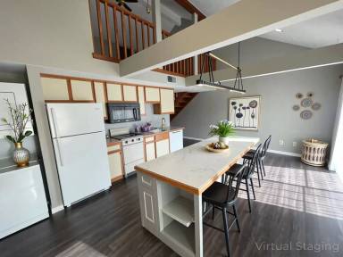 Main picture of 18 Fall Creek Dr