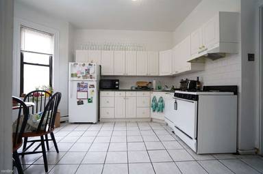 Main picture of 72 Gardner St
