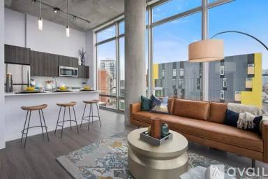 Main picture of 760 N Milwaukee Ave