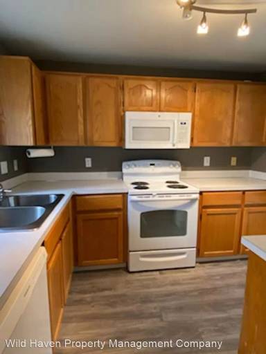 Main picture of 762 SW Sitka Dr