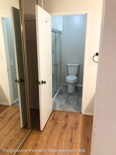 Main picture of 5371 Victoria Pl
