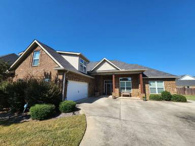 Main picture of 110 Clarissa Dr