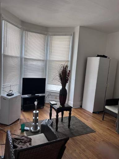 Main picture of 410 S Meridian St