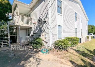 Main picture of 3202 Redwood Ln