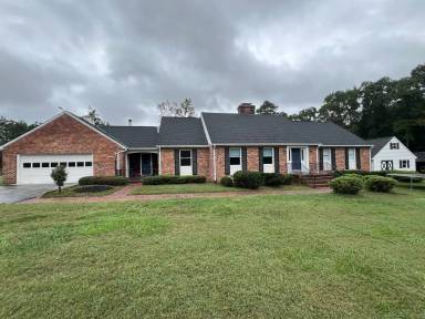 Main picture of 7356 Woodville Ln