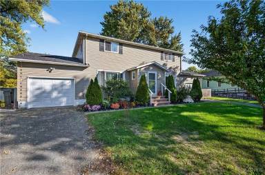 Main picture of 6005 E Taft Rd