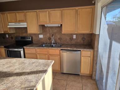 Main picture of 811 N Camino Seco