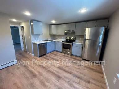 Main picture of 70 Maple St